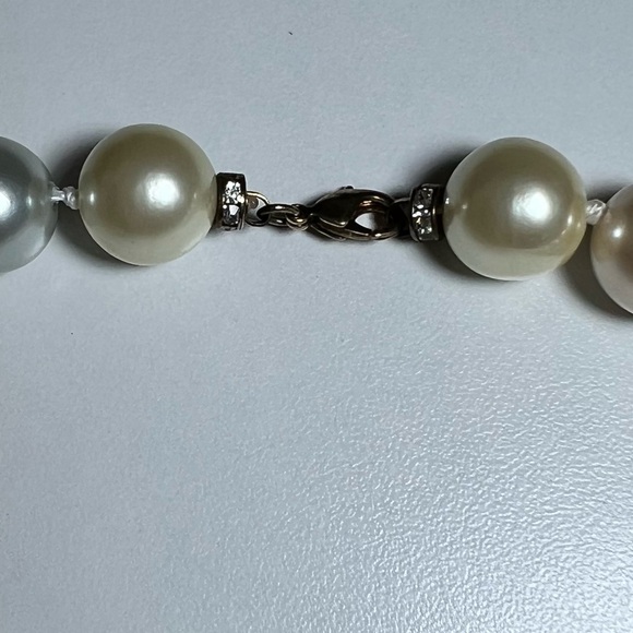 Chunky Bead Pearl Choker with multicolor large beads - Picture 7 of 7